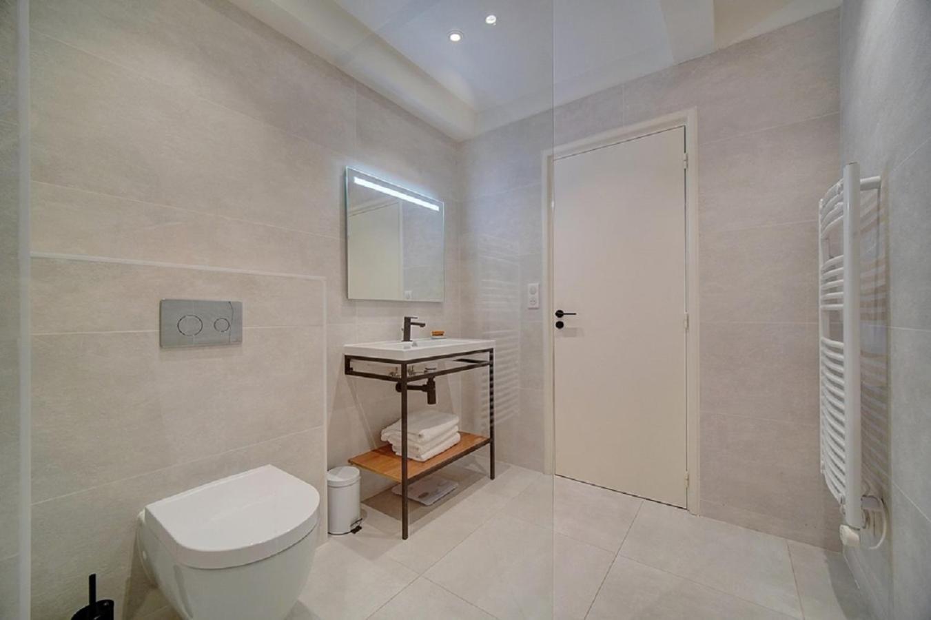 Magnifique 3 Pieces Renove Cannes Centre 'Banane' Avec Veranda ! A2B88 Экстерьер фото